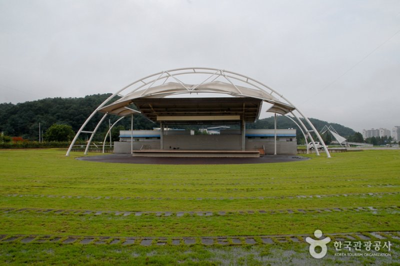 天安三岔口公园