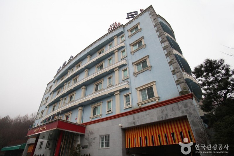 厄洛斯汽车旅馆  (3/22)