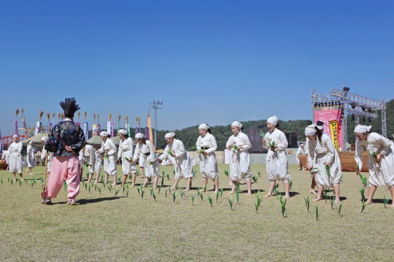 韩国民俗艺术节与全国青少年民俗艺术节한국민속예술축제 및 전국청소년민속예술제