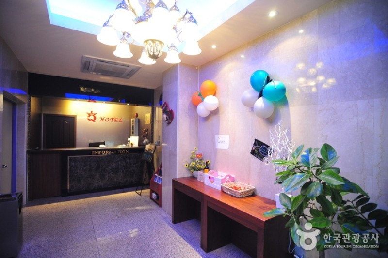 Q酒店