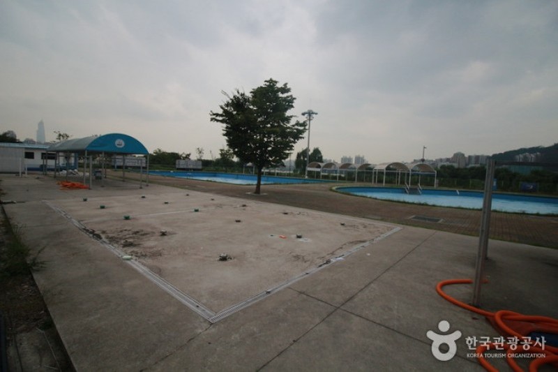 汉江市民公园广渡口游泳场