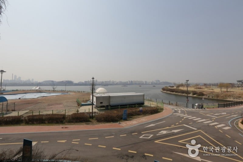 汉江市民公园望远游泳场