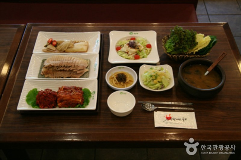Nolboo菜包白切肉和石锅饭-蚕室店