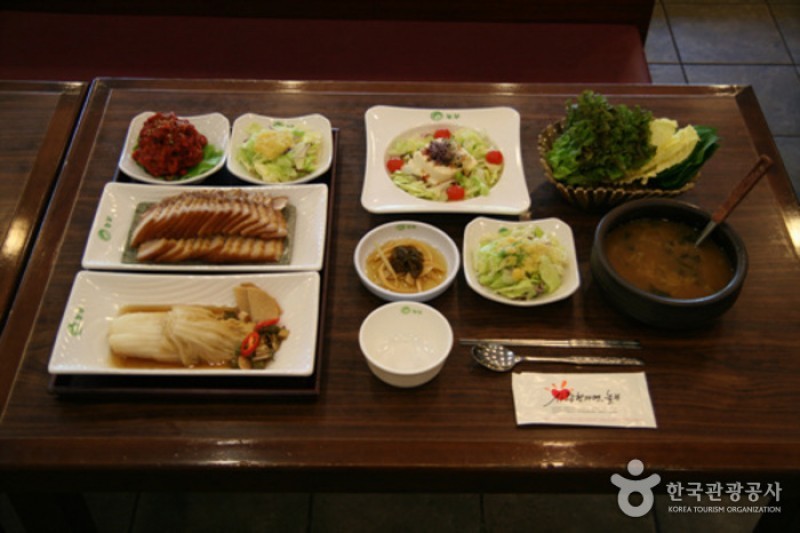 Nolboo菜包白切肉和石锅饭-蚕室店