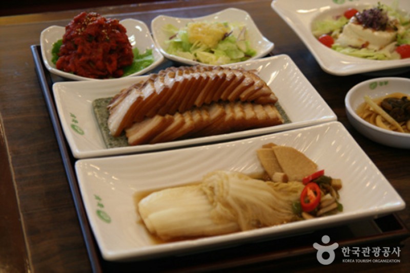 Nolboo菜包白切肉和石锅饭-蚕室店