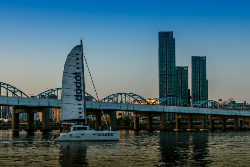700 Yacht Club