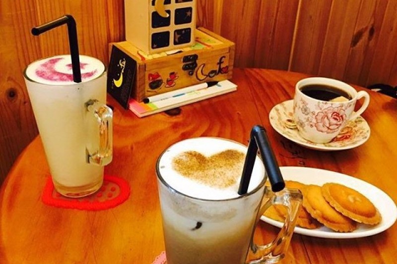 Café Moon