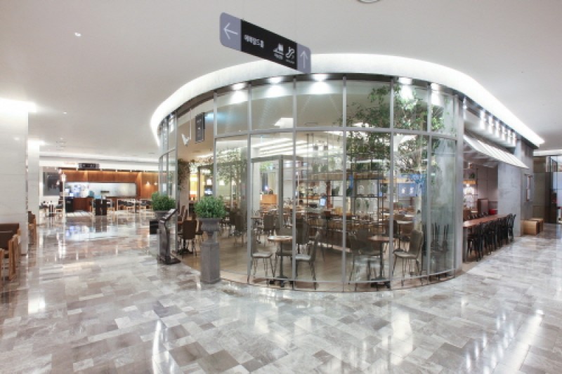 现代百货店 贸易中心分店