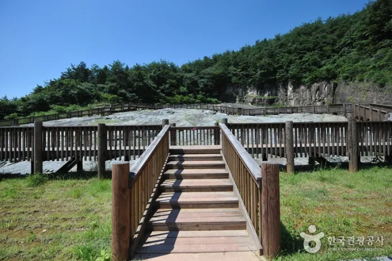 和顺西酉里恐龙足跡化石产地 (5/5)