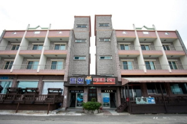 双子度假村