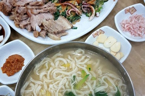 大百手工刀削面