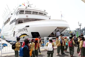 长生浦鲸鱼海洋游览船