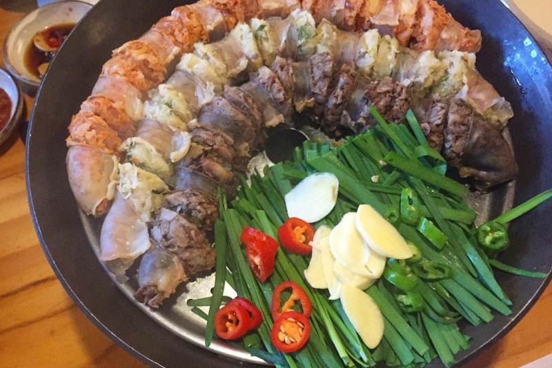 百岁酒村 钟阁店 - 品味韩国传统美酒与酒肴