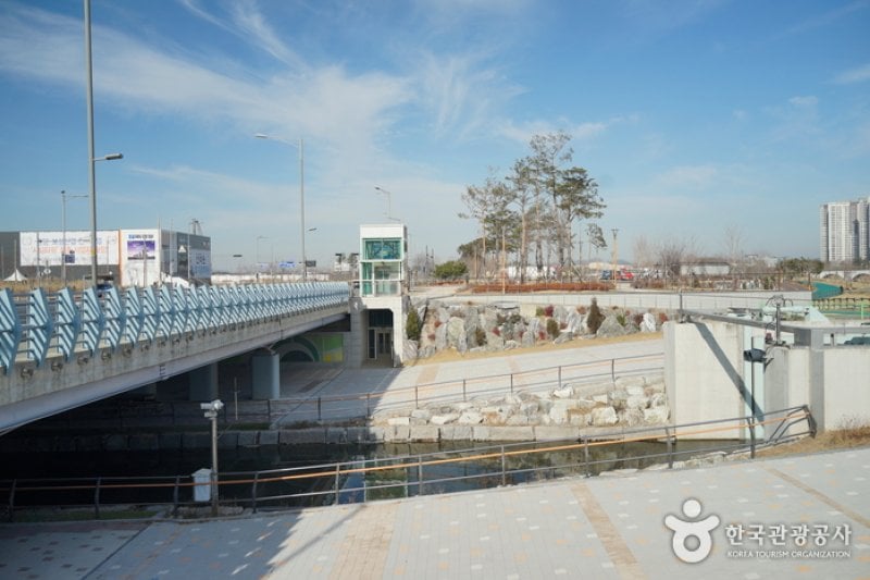 青萝湖水公园