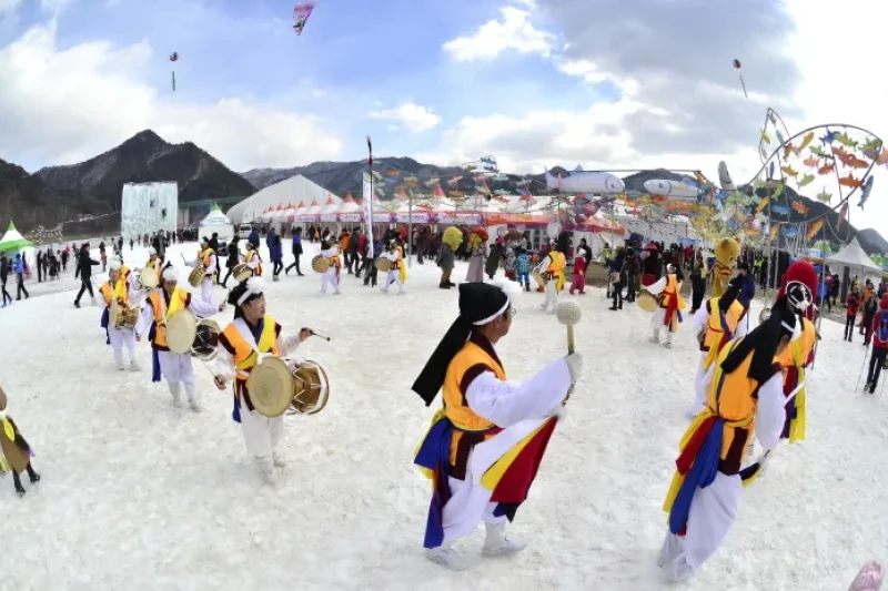 麟蹄冰鱼庆典(인제빙어축제)