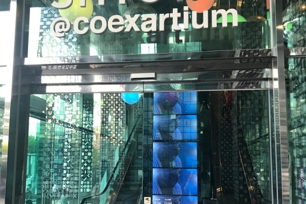 K-Pop[EXO官方纪念品商店，在首尔的各个角落寻找EXO的足迹]