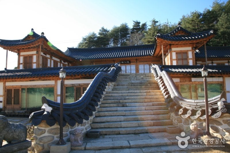 静江园（韩国传统饮食文化体验馆)<br /> (8/9)