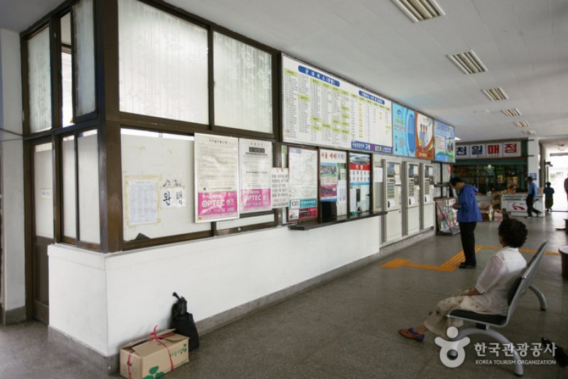 陕川市外巴士客运站