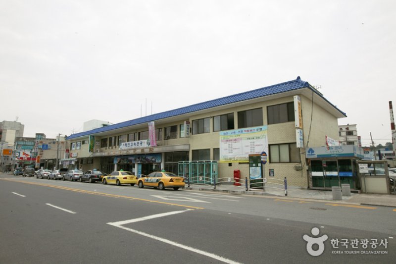 陕川市外巴士客运站