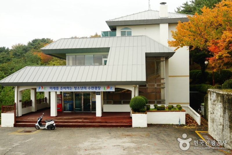 釜山广域市金莲青少年修炼院
