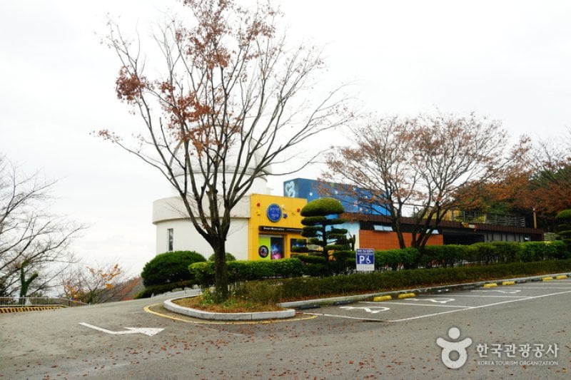 釜山广域市金莲青少年修炼院