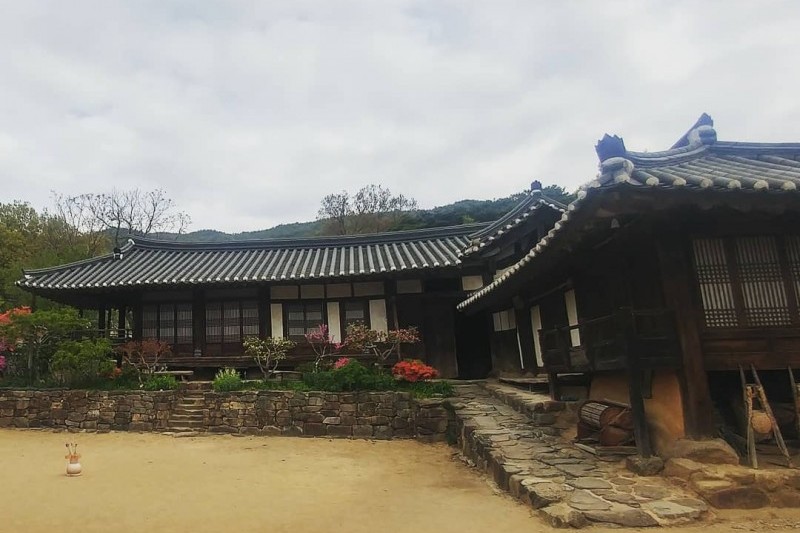 [名品古宅]金环落地谷田斋[명품고택]금환락지곡전재
