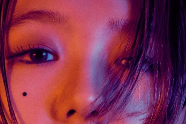 Seong HAE-RI(HAERI）作为独奏家首次亮相，发行了她的第一张迷你专辑。