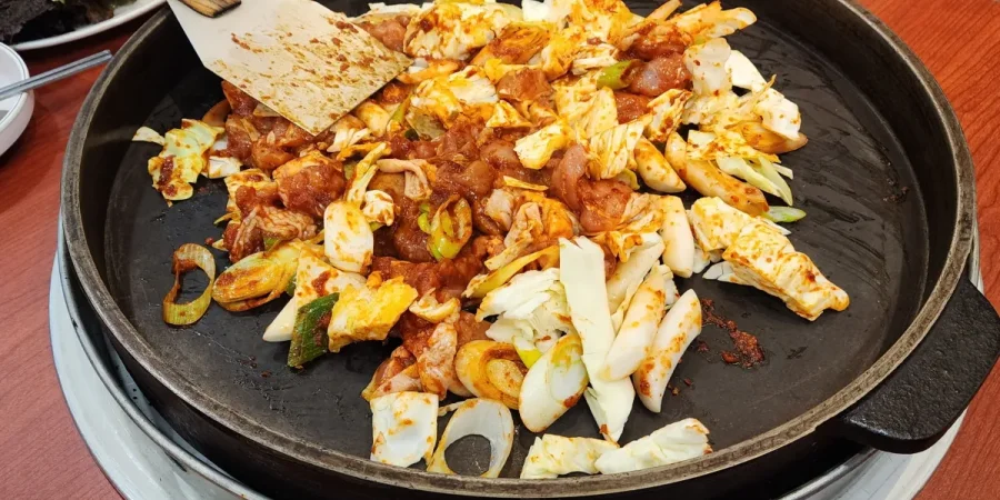 最强达人 春川铁板鸡荞麦面 明洞店