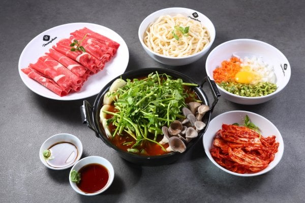 登村涮涮锅刀切面 明洞店
