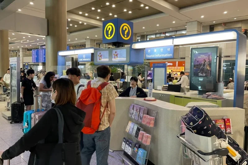 仁川国际机场旅游服务台(第一航站楼西边）
