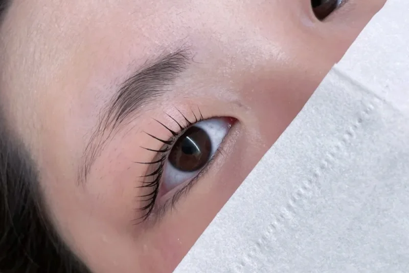 Nail Kimlee：弘大美甲与睫毛烫 – 潮流韩国美容沙龙