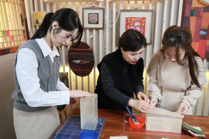 韩纸想法 LeeDak 画廊 仁川Sangsang Platform店