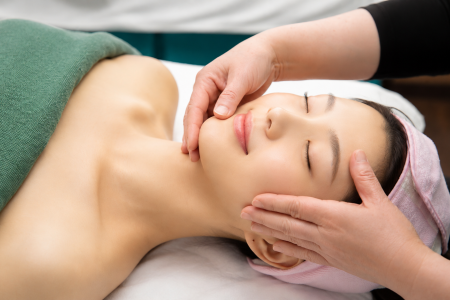 明洞Dream Esthe身体按摩与韩式美容面部护理